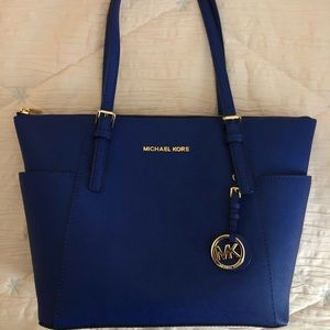 Sapphire Michael Kors hand bag - jet set item